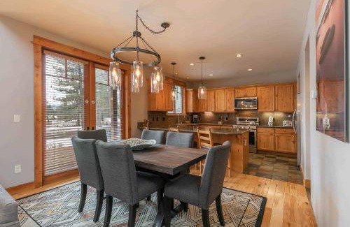 Truckee Casa | The Cottages - Golf, Pool, Play - 2-Bedroom