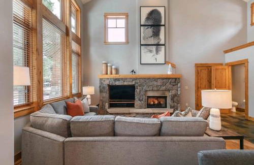 Truckee Casa | The Cottages - Golf, Pool, Play - 3-Bedroom