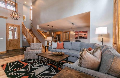 Truckee Casa | The Cottages - Golf, Pool, Play - 3-Bedroom