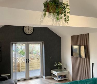 Cheddar Apartamento | The Court Yard Apartment