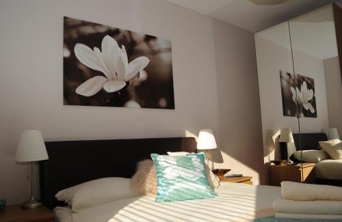 Windsor City Centre Apartamento | The Courtyard 2 Bedroom Apartments in Central Windsor with Parking