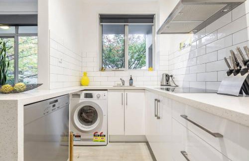 South Yarra Apartamento | 'The Courtyard Chateau' Fresh and Modern off Toorak Rd