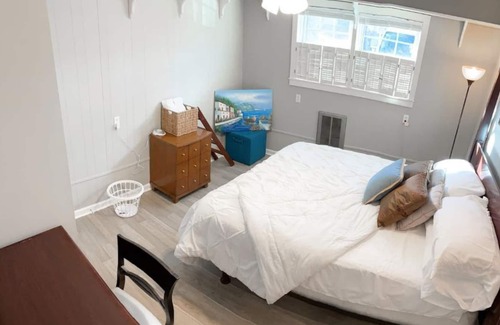 Cleveland Casa | The Courtyard near Lee University and Downtown