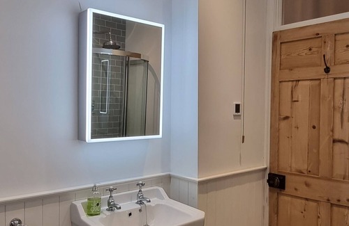 Strangford Apartamento | The Courtyard, Strangford - Lovely Large Apartment