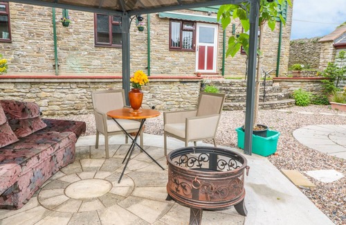Kington Casa | El patio, GLADESTRY