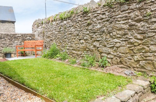 Kington Casa | El patio, GLADESTRY