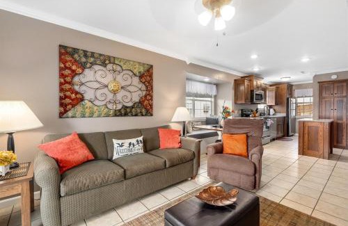 Indian Point Apartamento | The Cove 12-4 By SDC, Big Deck, Pool, Hot Tub, By Lake , No Stairs