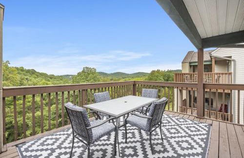 Indian Point Apartamento | The Cove 21-6 By SDC, Big Deck, Pool, Hot Tub, By Lake