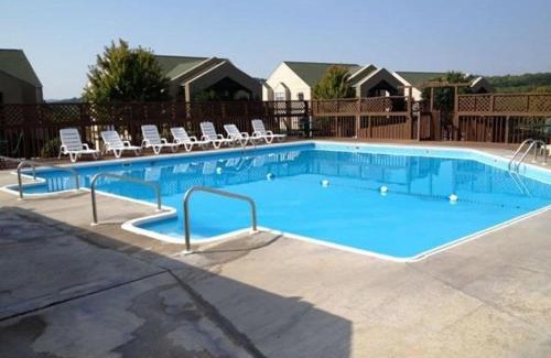 Indian Point Apartamento | The Cove 21-6 By SDC, Big Deck, Pool, Hot Tub, By Lake