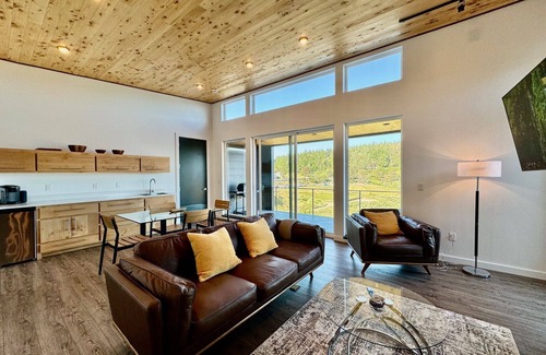 Port Orford Condominio | The Cove at Port Orford: Pelican Suite