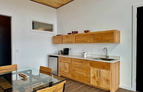 Port Orford Condominio | The Cove at Port Orford: Pelican Suite