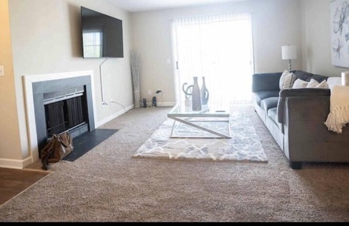 Easton Apartamento | The Cove ( less than a minute from Easton town center )