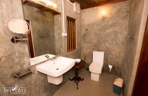 Valachchenai Hotel | The Cove Pasikuda