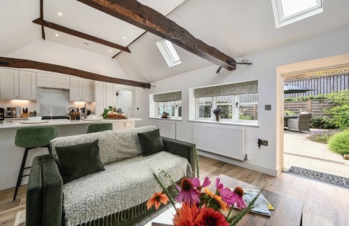 Blackham Cabaña | The Cow Shed - a holiday let that sleeps 2 guests in 1 bedroom