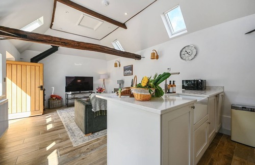 Blackham Cabaña | The Cow Shed - a holiday let that sleeps 2 guests in 1 bedroom
