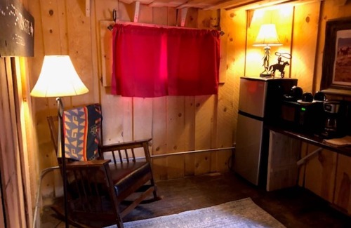 Kanab Cabina | The Cowboy Cabin at the Paria River Ranch