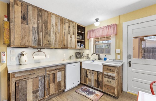 Alpine Casa | The Cowboy House - Rustic charm