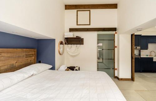 Bromsgrove Casa | The Cowshed - Luxury Barn with Hot Tub