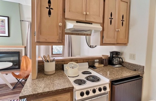 Taos Ski Valley Condominio | The Coziest Lift View Condo in Taos Ski Valley