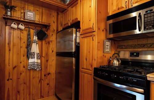 Wrightwood Cabina | The Cozy 2 bedroom Pineland Chalet