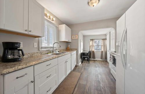 West Columbus Casa | The Cozy Bellows - Retreat for 4