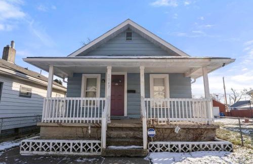 West Columbus Casa | The Cozy Bellows - Retreat for 4