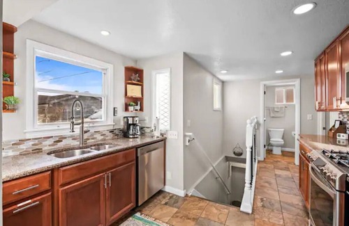 Englewood Casa | The Cozy Birdnest w/ Sauna & Outdoor Lounge space!