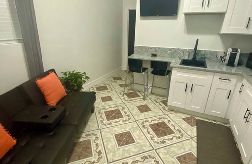 Bearss Plaza Cabaña | The Cozy Corner, A happy place - 2 min from 275 & I-4, & 4 min from Bush Gardens