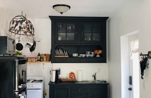 Rockledge Cabaña | The Cozy Cottage at Cocoa Village-Private Oasis