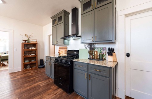 Morrilton Casa | The Cozy Craftsman~ Petit Jean & The Nest 15min