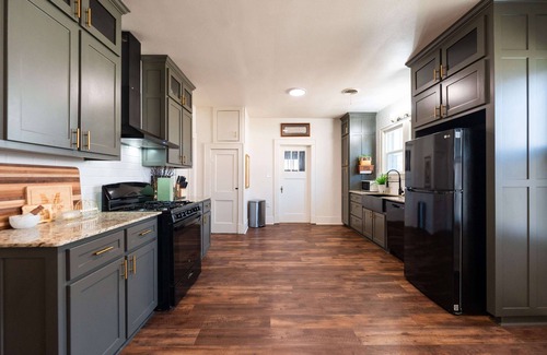 Morrilton Casa | The Cozy Craftsman~ Petit Jean & The Nest 15min