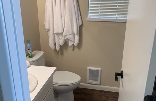 Twin Falls Cabaña | The Cozy Home is in walking distance of Java, Starbucks and Albertsons