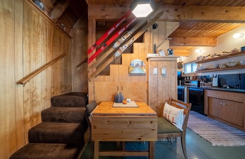 Big Bear City Cabina | The Cozy Rozy A Frame Cabin