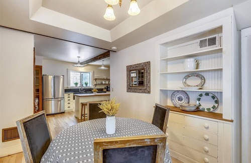 Stowe Casa | The Cozy Villager: 2 br w/ a/c in walkable Village location!