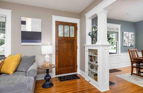Perrysburg Casa | The Craftsman Uptown - Walk to Shops & Eats