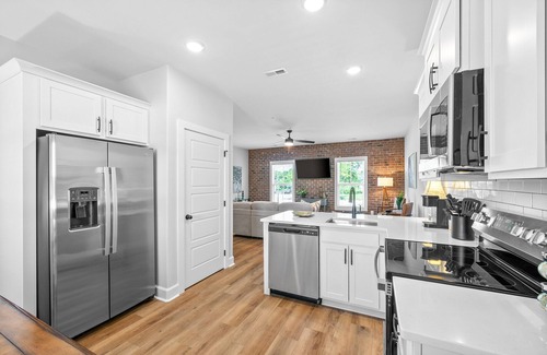 Clarksville Apartamento | The Crash Pad at "The Spot" (281 Liberty Pkwy)