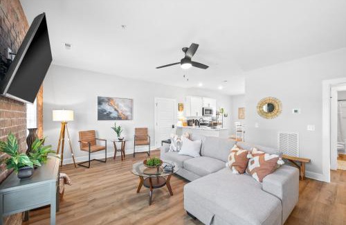 Clarksville Apartamento | The Crash Pad at The Spot on 281 Liberty Pkwy