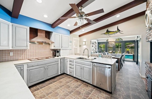 Survey Creek Villa | The Creek Resort - Revamped Chic 4BR Haven w/Pool