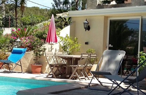 Ensues-la-Redonne Apartamento | Los arroyos, el mar, las caminatas y un hermoso apartamento con piscina.