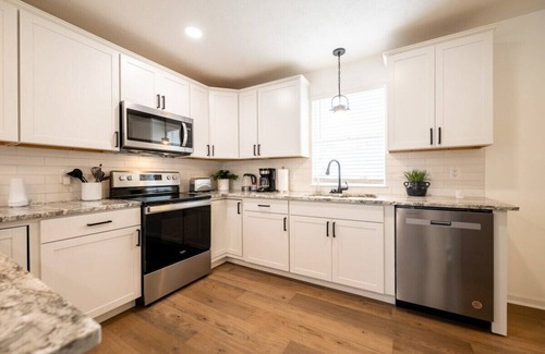 Mapleton/Fall Creek Casa | The Creekside Cottage, Mins from Downtown