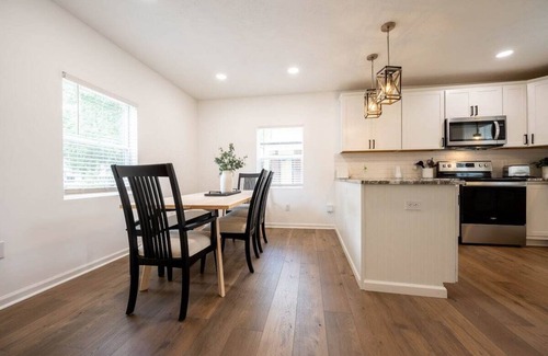 Mapleton/Fall Creek Casa | The Creekside Cottage, Mins from Downtown