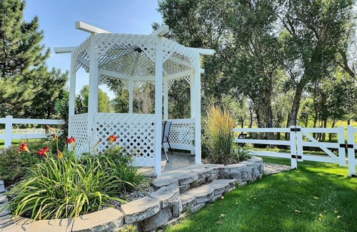 Spearfish Casa | The Creekside Rally Rental - Incredible Backyard - Elegant Home