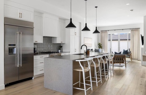 Crescent Heights Casa | The Crescendo: Luxury Family Home 3 Minutes to DT
