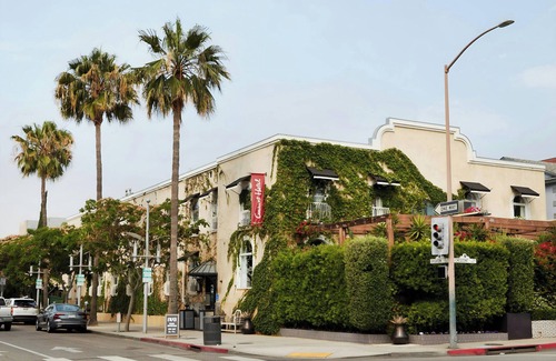 Beverly Hills Condominio | The Crescent Hotel Beverly Hills, Sonder by Marriott Bonvoy