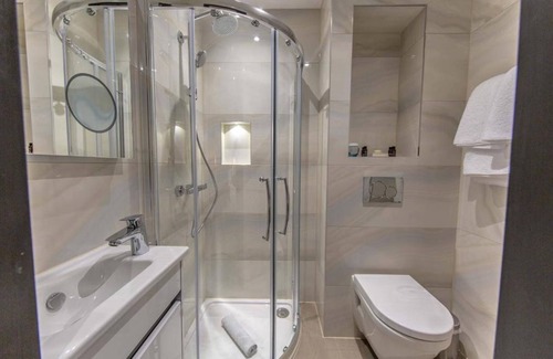 Bayswater Hotel | The Crescent Hyde Park