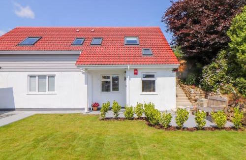 Helston Casa | The Crest