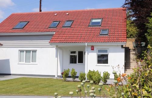 Helston Casa | The Crest