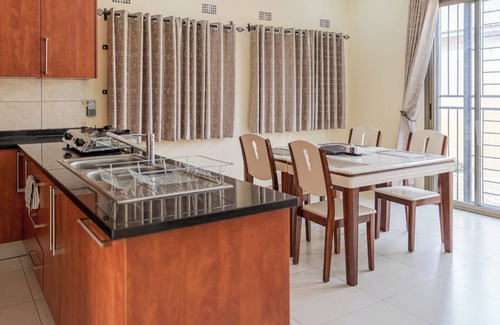 Lusaka Hotel | The Crest Lodge