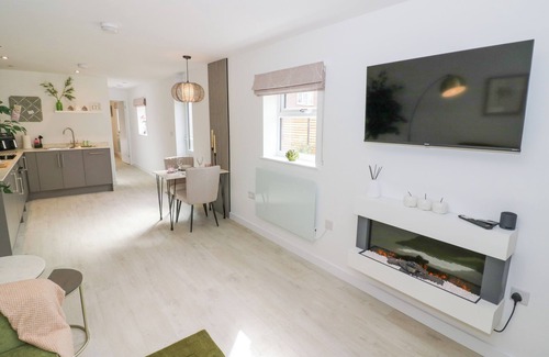 Oxhill Cabaña | THE CROFT, romantic, with a garden in Shipston-On-Stour