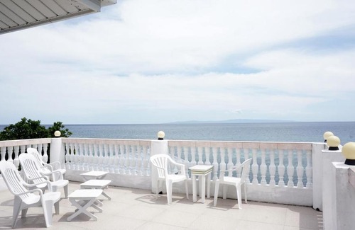 Oslob Cama Y Desayuno | The Cronin Residences by Cocotel